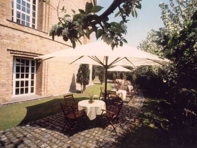 Wasserturm Hotel Cologne, Curio Collection by Hilton