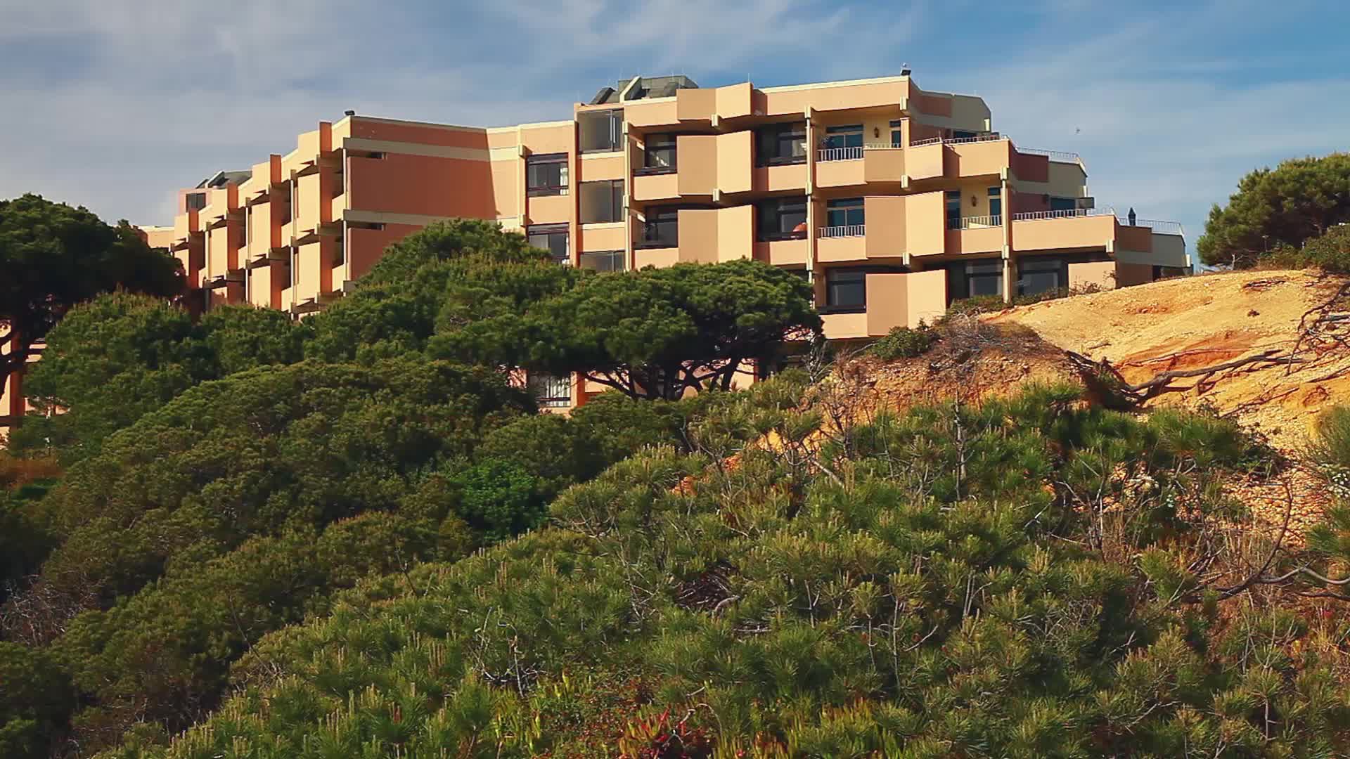 Auramar Beach Resort