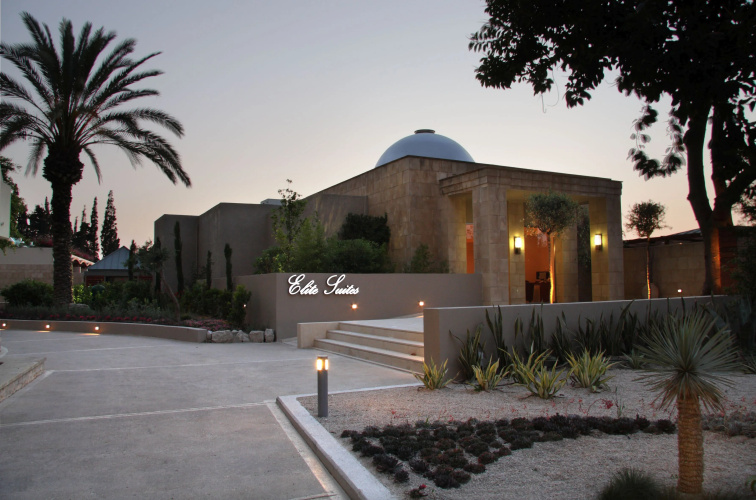 Amathus Elite Suites(Ixia)
