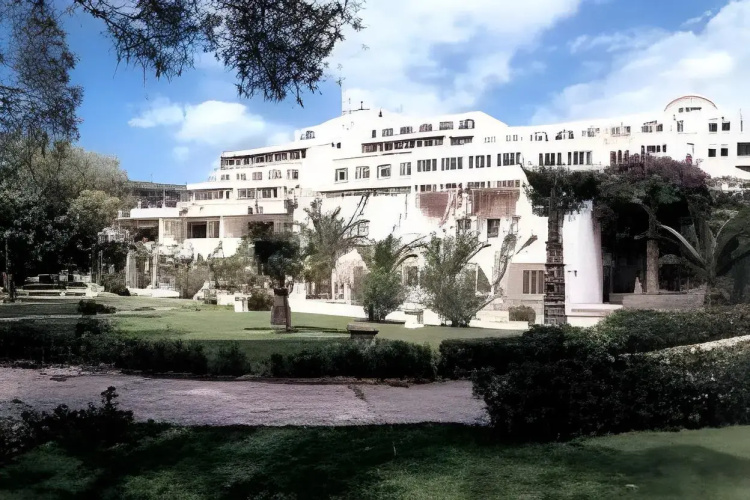 Azka Hotel
