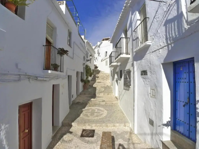 Carabeo 99 - Sleeps 4