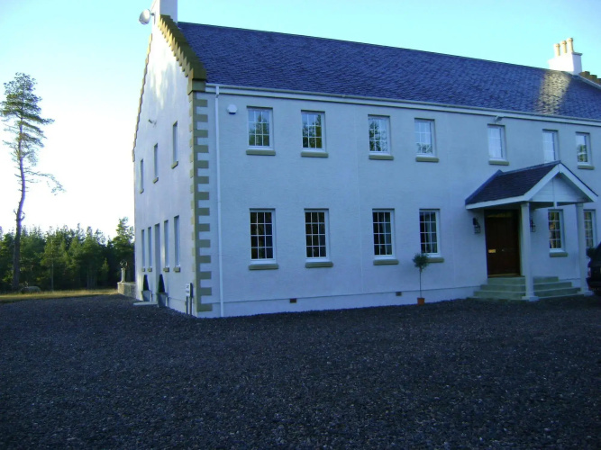 Dinichean House