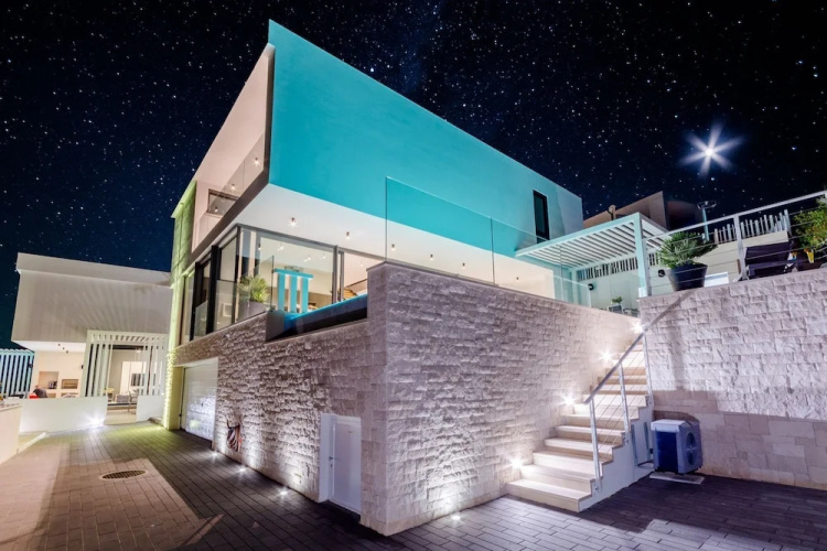 Luxury Villa Luna with Swimming Pool