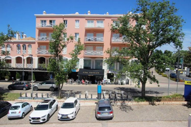 Marina Plaza
