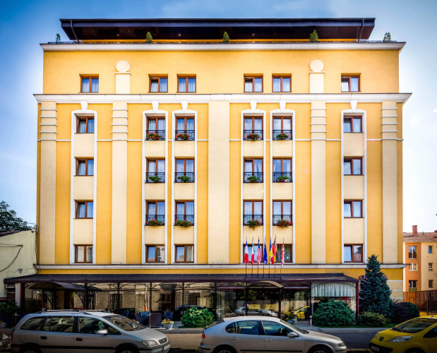 Opera Plaza