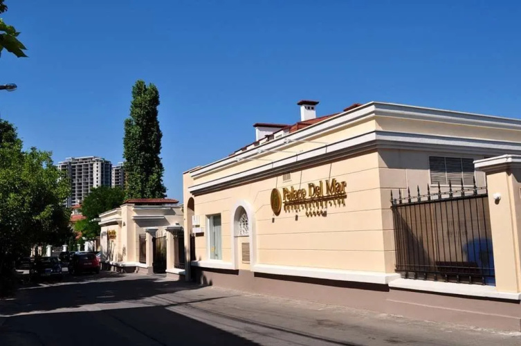 Palace Del Mar