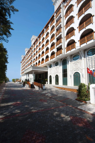 Quattro Beach Spa & Resort Hotel